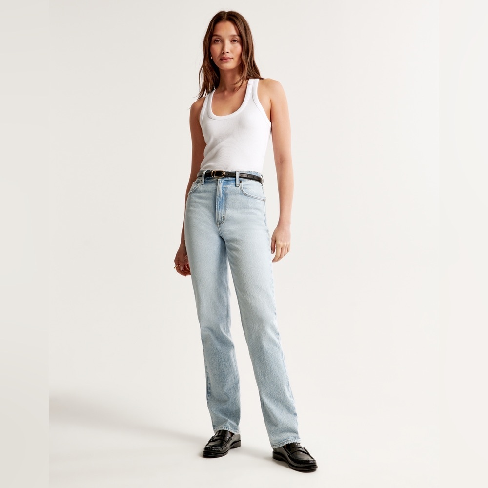 Abercrombie & Fitch “ The 90’s Straight Ultra Highrise Fit” Curve Love Size 4